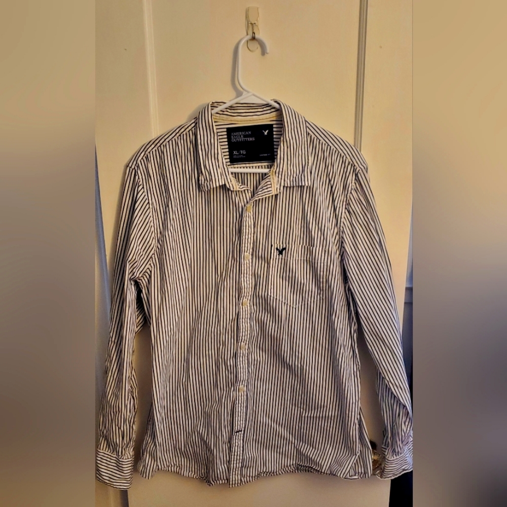 American Eagle XL Blue and White Striped Button-Up Shirt